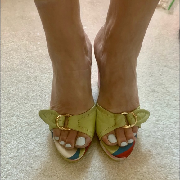 Coach Slide Platforms - Picture 2 of 5